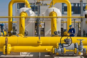 ROMGAZ ajunge la un acord de principiu pentru preluarea activității operaționale a Azomureș S.A.