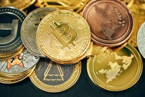 Bitcoin revine spre 80.000 USD: intrările în ETF-uri susțin recuperarea, dar rezistența cheie rămâne în joc