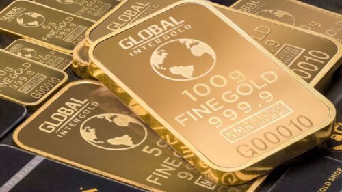 Aurul corectează spre 4.300 dolari/uncie, pe fondul aprecierii dolarului și al creșterii randamentelor obligațiunilor americane