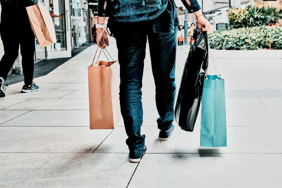 ING dă startul Black Friday 2025: oferte pentru credite, rate extinse la cumpărături, abonamente Disney+ și lansarea Amazon în ING Bazar