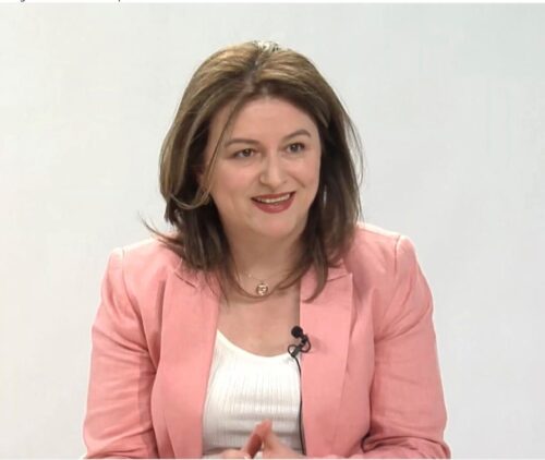 Studiu: 89% dintre absolvenții în finanțe simt nevoia unei etape de tranziție către piața muncii și recunosc lipsa adaptării la cerințele angajatorilor