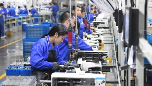 PMI-urile din China indică o cerere internă fragilă, în timp ce exporturile oferă un sprijin temporar economiei