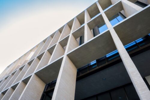 Fitch Ratings ridică ratingul Banca Transilvania la un nivel superior ratingului suveran al României
