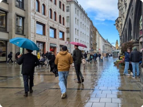 Încrederea economică din zona euro revine ușor în luna mai, dar rămâne afectată de războiul din Orientul Mijlociu