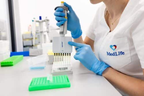 MedLife își întărește poziția pe piața diagnosticului avansat prin preluarea pachetului majoritar al Qualipat